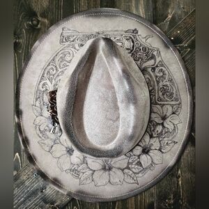 NWT Taupe hand burned fedora cowboy hat With a Gun and Lilly's